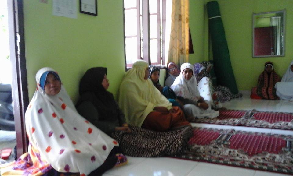 ibu ibu serius1